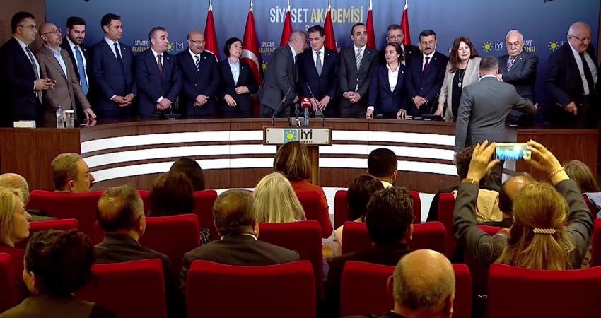İYİ Parti Genel Başkanı Müsavat Dervişoğlu, CHP'nin 38. Olağan Kurultayı'na