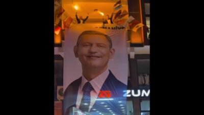 CHP Osmaniye İl Başkanlığı binasına, CHP Genel Başkanı Özgür Özel'in