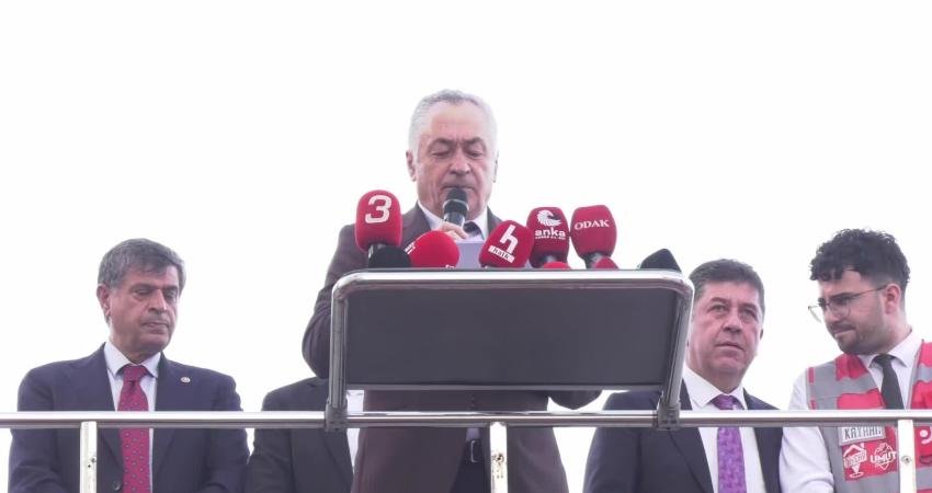 CHP, AK Parti’ye katılacağını söyleyen Afyonkarahisar Belediye Başkanı Burcu Kösal’ı
