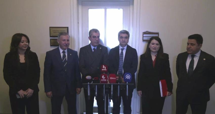 CHP, Yeni Yol Grubu'nu Meclis'te ara seçim gündemiyle ziyaret etti.
