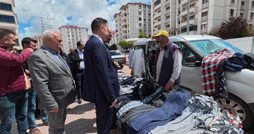 CHP’li Açıkel Yozgat’ta: Üreten satamamaktan, vatandaş alamamaktan şikayetçi CHP İstanbul Milletvekili Fethi Açıkel, partisinin saha çalışmaları kapsamında Yozgat'ın