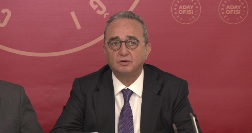 CHP Milli Savunma Politika Kurulu Başkanı Atilla Kezek, basın mensuplarıyla