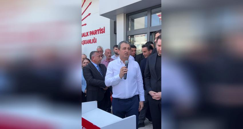 CHP Adana Milletvekili Burhanettin Bulut, CHP Genel Merkezi'ndeki polis müdahalesine