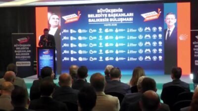CHP Genel Başkan Yardımcısı Ensar Aytekin, Balıkesir’de düzenlenen CHP Büyükşehir