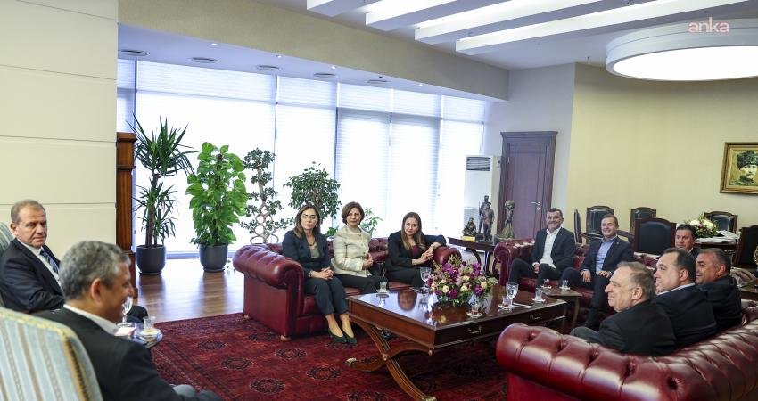 CHP’li Büyükşehir Belediye Başkanları toplantısı başladı CHP'li Büyükşehir Belediye Başkanları toplantısı başladı. İstinafın CHP Kurultayı'na ilişkin
