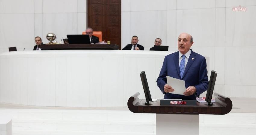 CHP’li İlhan Kesici: Partinin bölünmemesi gayreti birinci derecede Kemal Kılıçdaroğlu’ndan gelmelidir CHP İstanbul Milletvekili İlhan Kesici, Ankara'da aynı saatlerde yapılan iki