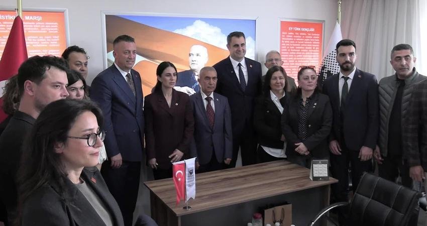 CHP İzmir İl Başkanı Çağatay Güç ve CHP Muğla Milletvekili