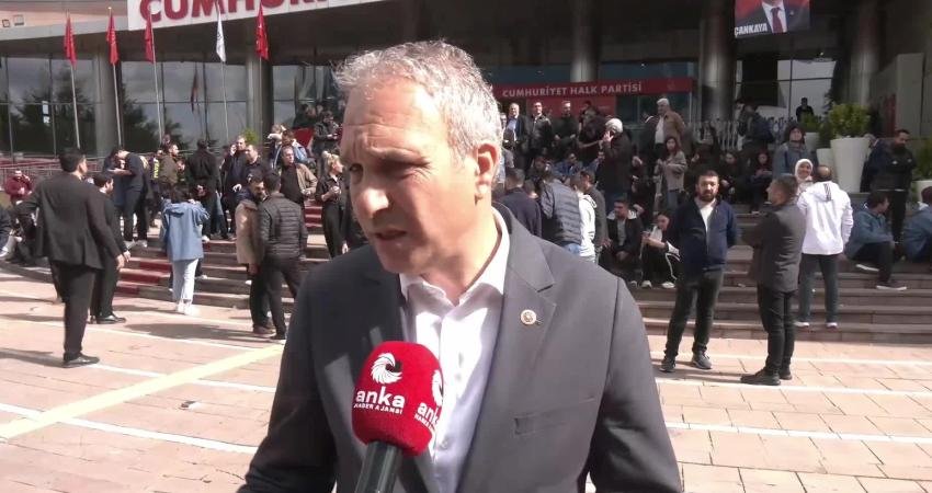 CHP İstanbul Milletvekili Suat Özçağdaş, partisinin genel merkezi önündeki gerginliğin