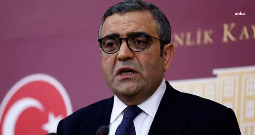 CHP Genel Başkan Yardımcısı ve Diyarbakır Milletvekili Sezgin Tanrıkulu, avukatlara