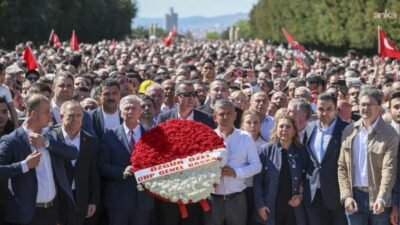 Dünya basını Özgür Özel’in bayramlaşma programına katılan büyük kalabalıkları muhalefetin