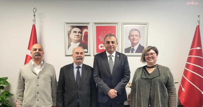 Halkın Kurtuluş Partisi (HKP) yöneticileri, CHP'nin 38. Olağan Kurultayı'nın iptal