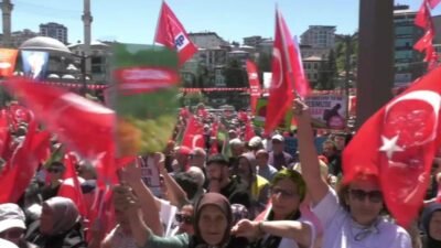 CHP’nin "Millet İradesine Sahip Çıkıyor" mitinglerinin 108’incisi Rize’de gerçekleştirildi. Çay
