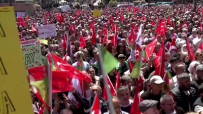 CHP’nin Rize'de düzenlediği  "Millet İradesine Sahip Çıkıyor" mitinginde Fındıklı Çay