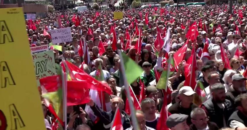 CHP’nin Rize'de düzenlediği  "Millet İradesine Sahip Çıkıyor" mitinginde Fındıklı Çay