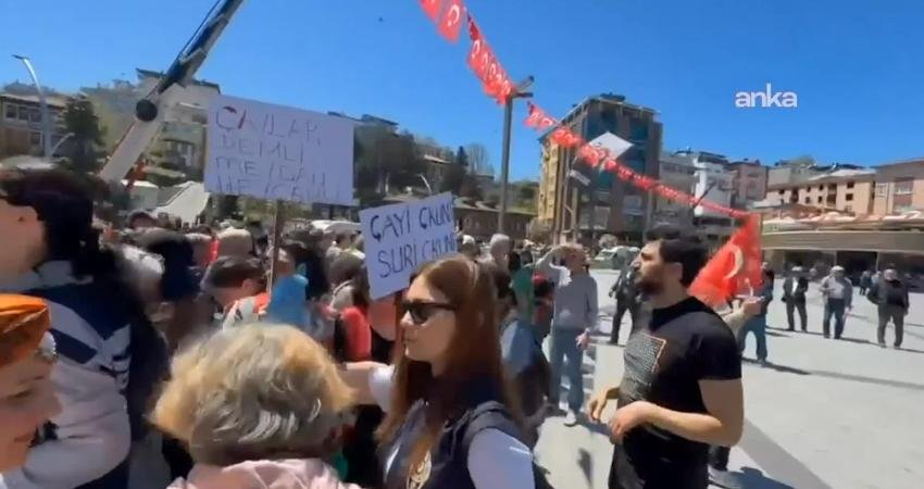 CHP’nin Rize'deki “Millet İradesine Sahip Çıkıyor” mitingine katılan bir yurttaş, "Biz