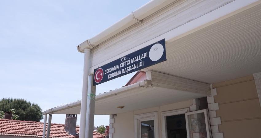 İzmir Büyükşehir Belediyesi, zorlu koşullarda var olma mücadelesi veren çiftçiyi