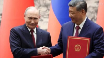 Çin Devlet Başkanı Xi Jinping ile Rusya Devlet Başkanı Vladimir