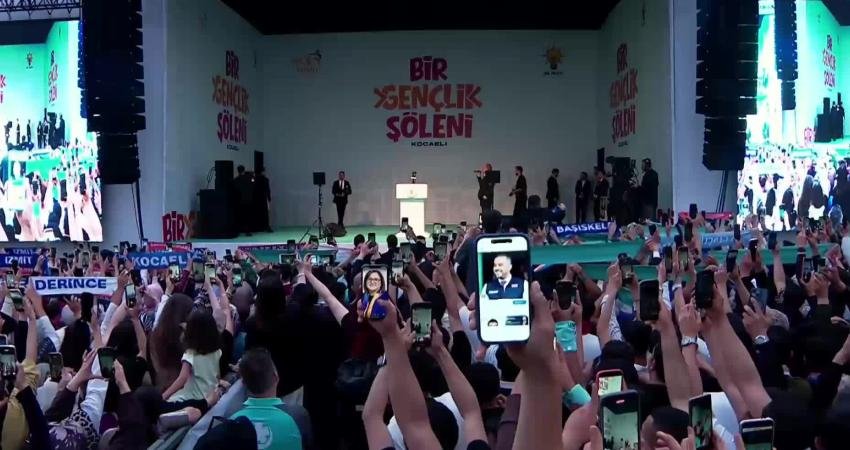 Cumhurbaşkanı Erdoğan: Terörsüz Türkiye hedefimizin menzilinde gençlerin huzuru ve esenliği var Cumhurbaşkanı Recep Tayyip Erdoğan, AK Parti Gençlik Kolları tarafından düzenlenen