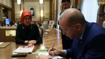 Cumhurbaşkanı Recep Tayyip Erdoğan, Cumhurbaşkanlığı Külliyesi’nde Türk Kızılay Genel Başkanı