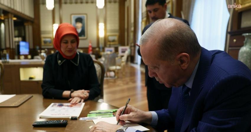 Cumhurbaşkanı Recep Tayyip Erdoğan, Cumhurbaşkanlığı Külliyesi’nde Türk Kızılay Genel Başkanı