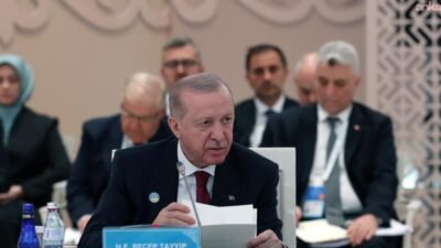 Cumhurbaşkanı Recep Tayyip Erdoğan, son olarak Afyonkarahisar Belediye Başkanı Burcu