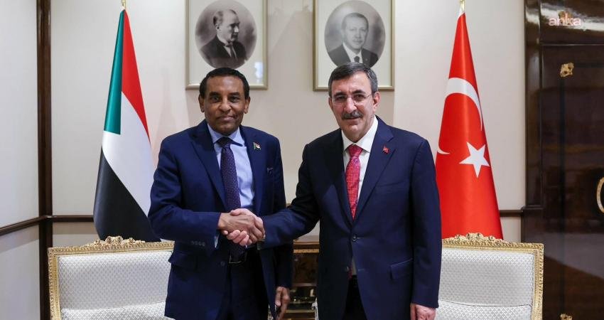 Cumhurbaşkanı Yardımcısı Yılmaz, Sudan Başbakanı İdris ile görüştü Cumhurbaşkanı Yardımcısı Cevdet Yılmaz, Sudan Başbakanı Kamil İdris ile Cumhurbaşkanlığı