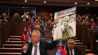 TİSKİ Genel Kurul Toplantısı’nda konuşan Trabzon Büyükşehir Belediye Meclisi CHP