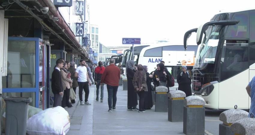 9 günlük bayram tatili öncesi Esenler Otogarı sakin günlerini geçiriyor.