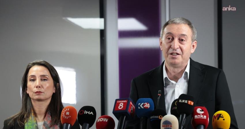 DEM Parti Eş Genel Başkanları Tülay Hatimoğulları ve Tuncer Bakırhan,