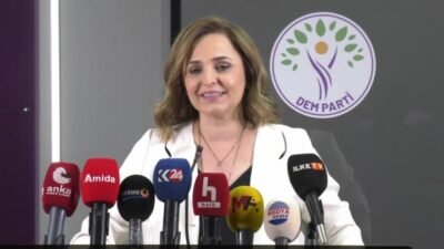 DEM Parti Sözcüsü Ayşegül Doğan, kamuoyunun, "Süreç tıkandı mı, dondu