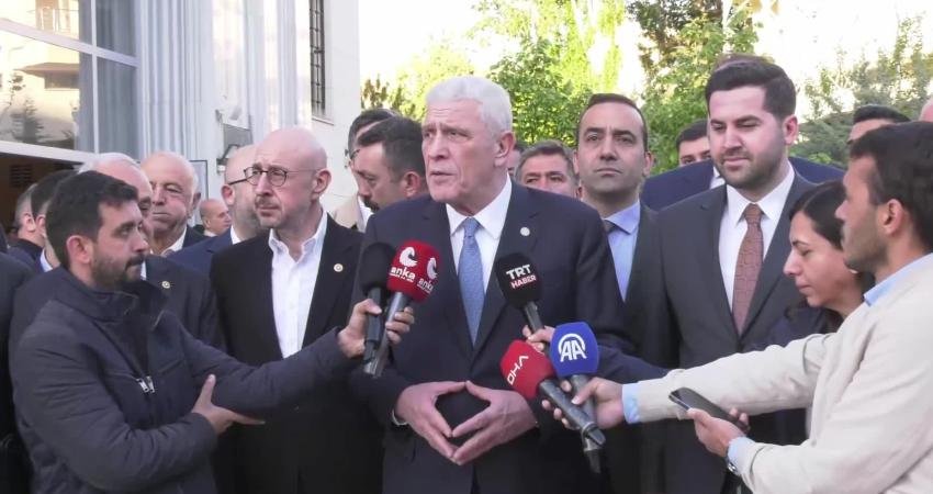 İYİ Parti Genel Başkanı Müsavat Dervişoğlu, "Her bayram namazı çıkışında