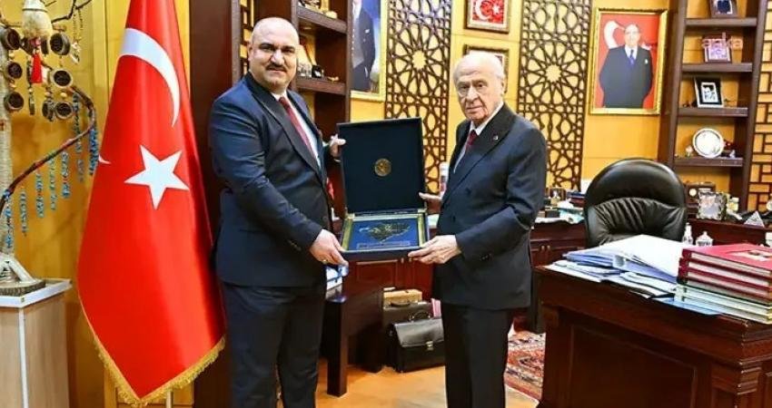 Devlet Bahçeli, Kerkük Valisi Muhammed Seman Ağa’yı kabul etti MHP Genel Başkanı Devlet Bahçeli, Kerkük Valisi Muhammed Seman Ağa'yı