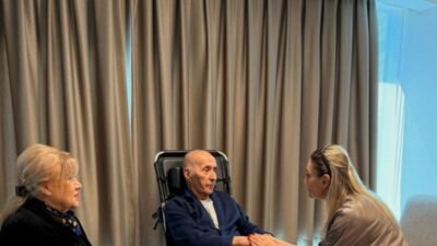 CHP'nin tutuklu cumhurbaşkanı adayı Ekrem İmamoğlu'nun eşi Dilek Kaya İmamoğlu,