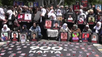 Diyarbakır’da “Kayıplar bulunsun failler yargılansın” eyleminin 900’üncü haftasına katılan CHP