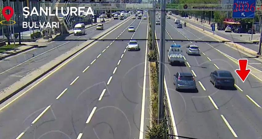 Diyarbakır’da Kent Güvenlik Yönetim Sisteme ile kamera görüntülerinde trafikte makas