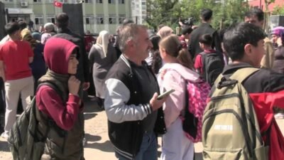 Diyarbakır’da bir çocuğun, Şehit Mehmet Karaaslan İmam Hatip Ortaokulu yakınlarında