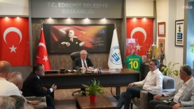 Edremit Belediyesi’nin ev sahipliğinde Kurban Bayramı’nın üçüncü gününde gerçekleştirilen bayramlaşma