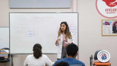 Efeler Belediyesi Sosyal Etkinlik Merkezi (EFESEM) Akademi’de görev yapan alanında