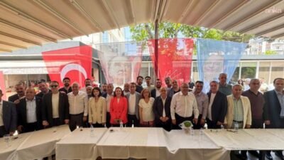 Efeler Belediye Başkanı Anıl Yetişkin, Menderes Park’ta düzenlenen geleneksel bayramlaşma