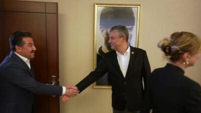 CHP Genel Başkanı Özgür Özel, genel merkezde destek ve dayanışma