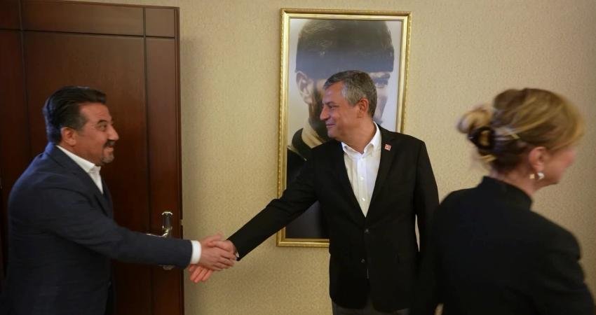 CHP Genel Başkanı Özgür Özel, genel merkezde destek ve dayanışma