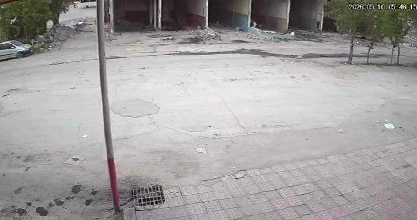 Malatya’da deprem sonrası ağır hasarlı işyerlerinin bulunduğu sanayi sitesinde meydana