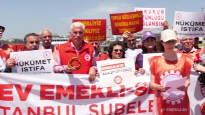 Açlık sınırının dahi altında kalan emekli aylıklarıyla geçinemediklerini belirten emekliler