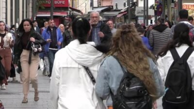 Emekliler, bayram ikramiyesine Kurban Bayramı'nda da zam yapılmamasına tepki gösterdi.