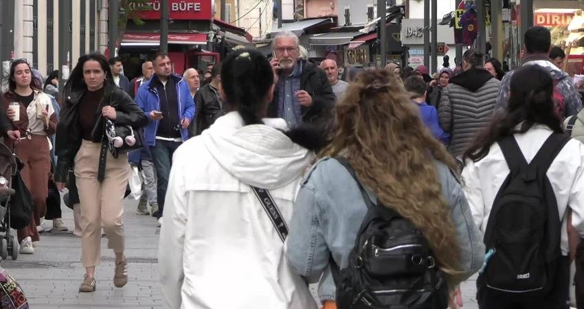 Emekliler, bayram ikramiyesine Kurban Bayramı'nda da zam yapılmamasına tepki gösterdi.