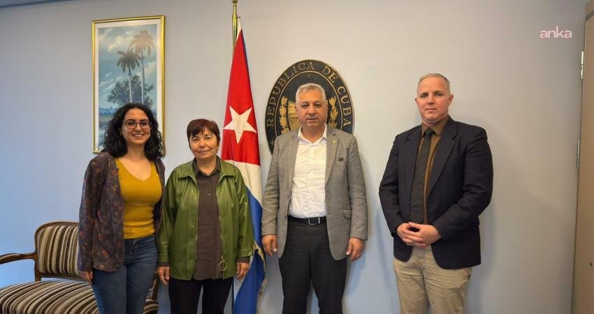 Emek Partisi (EMEP) Genel Başkanı Seyit Aslan, Küba'nın Ankara Büyükelçiliği'ni