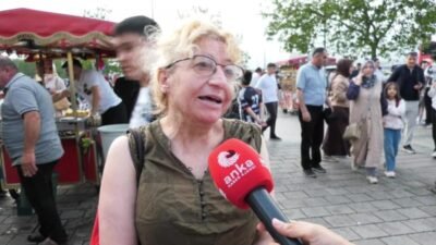 Bazı vatandaşların bir kuru simitle ve ücretsiz ulaşımla bedava bayram