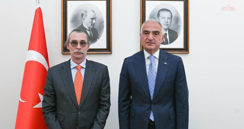 Etimesgut Belediye Başkanı Erdal Beşikcioğlu, Kültür ve Turizm Bakanı Mehmet
