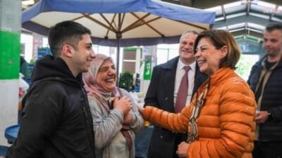 Eskişehir Büyükşehir Belediye Başkanı Ayşe Ünlüce, Uluönder Kapalı Pazar Yeri’ni