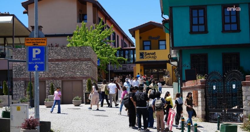Yerli ve yabancı turistlerin yoğun ilgi gösterdiği Eskişehir'de, Büyükşehir Belediyesi'ne